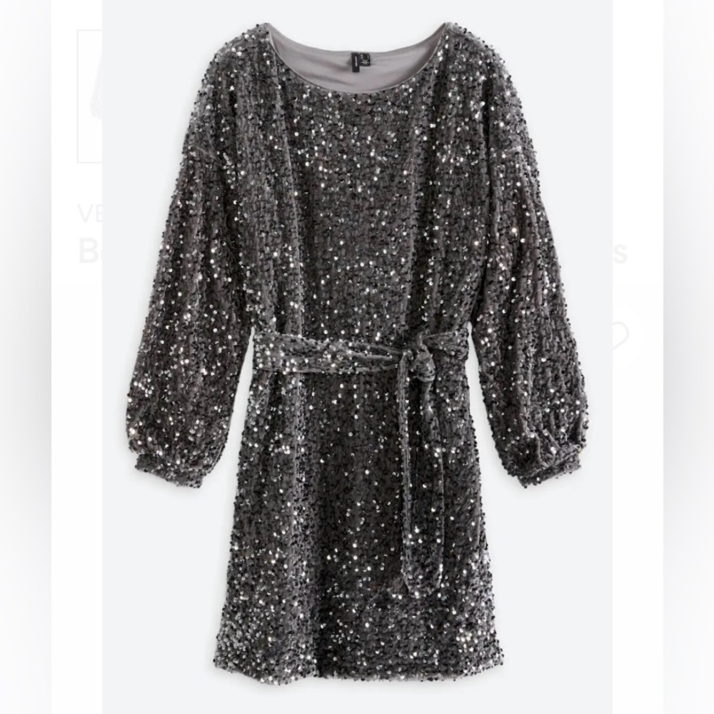 Vero Moda sequin boat neck silver dress, size Medium.  EUC.  Stitch Fix.
